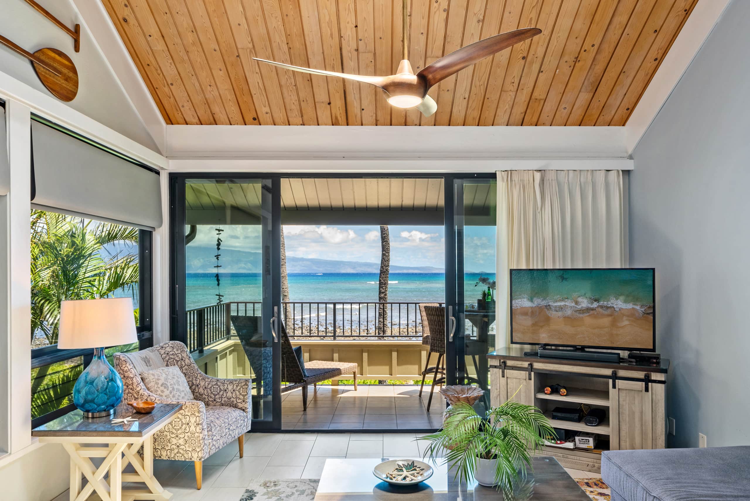 Condo in Lahaina · ★5.0 · 2 bedrooms · 4 beds · 2 baths - Image 2