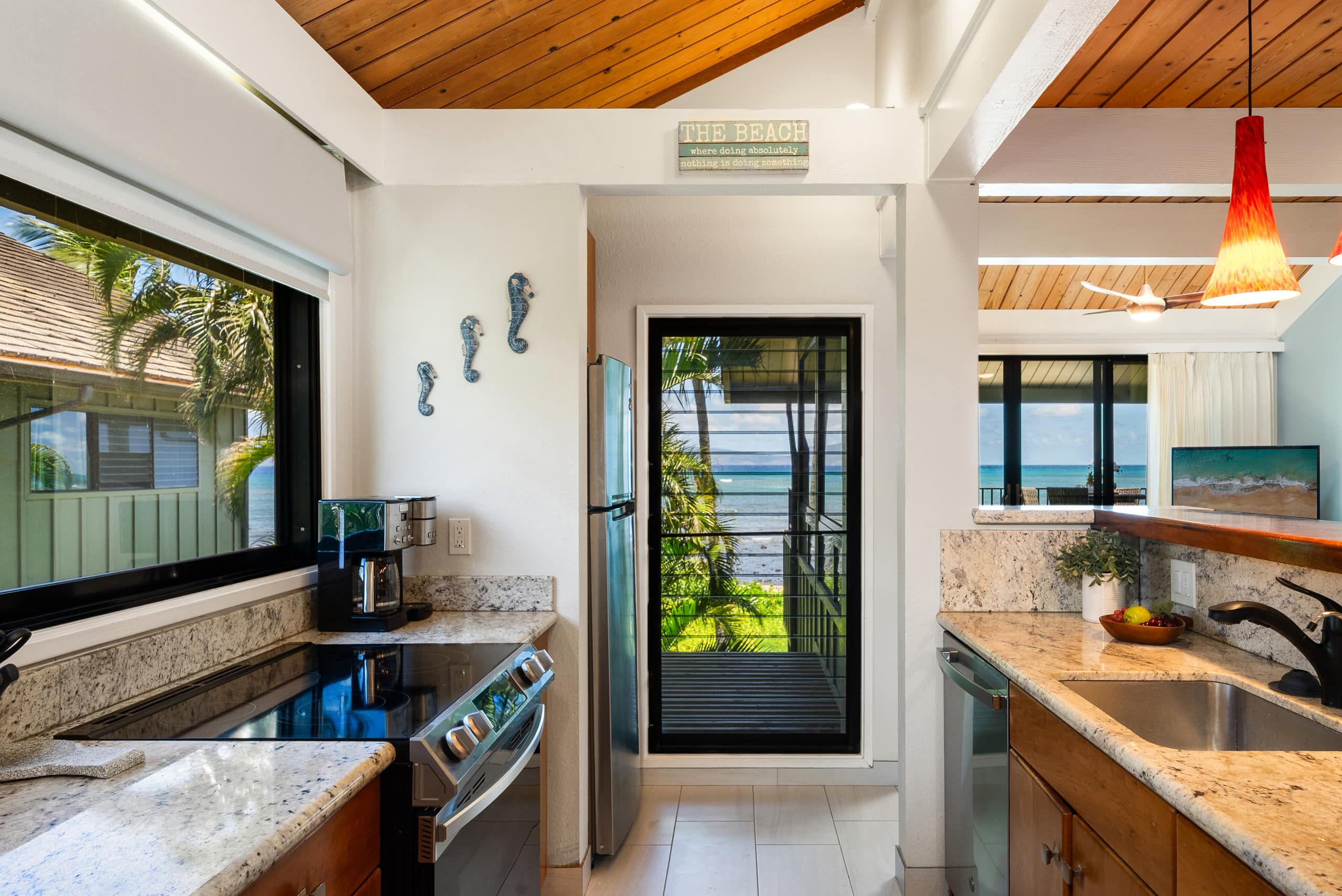 Condo in Lahaina · ★5.0 · 2 bedrooms · 4 beds · 2 baths - Image 7