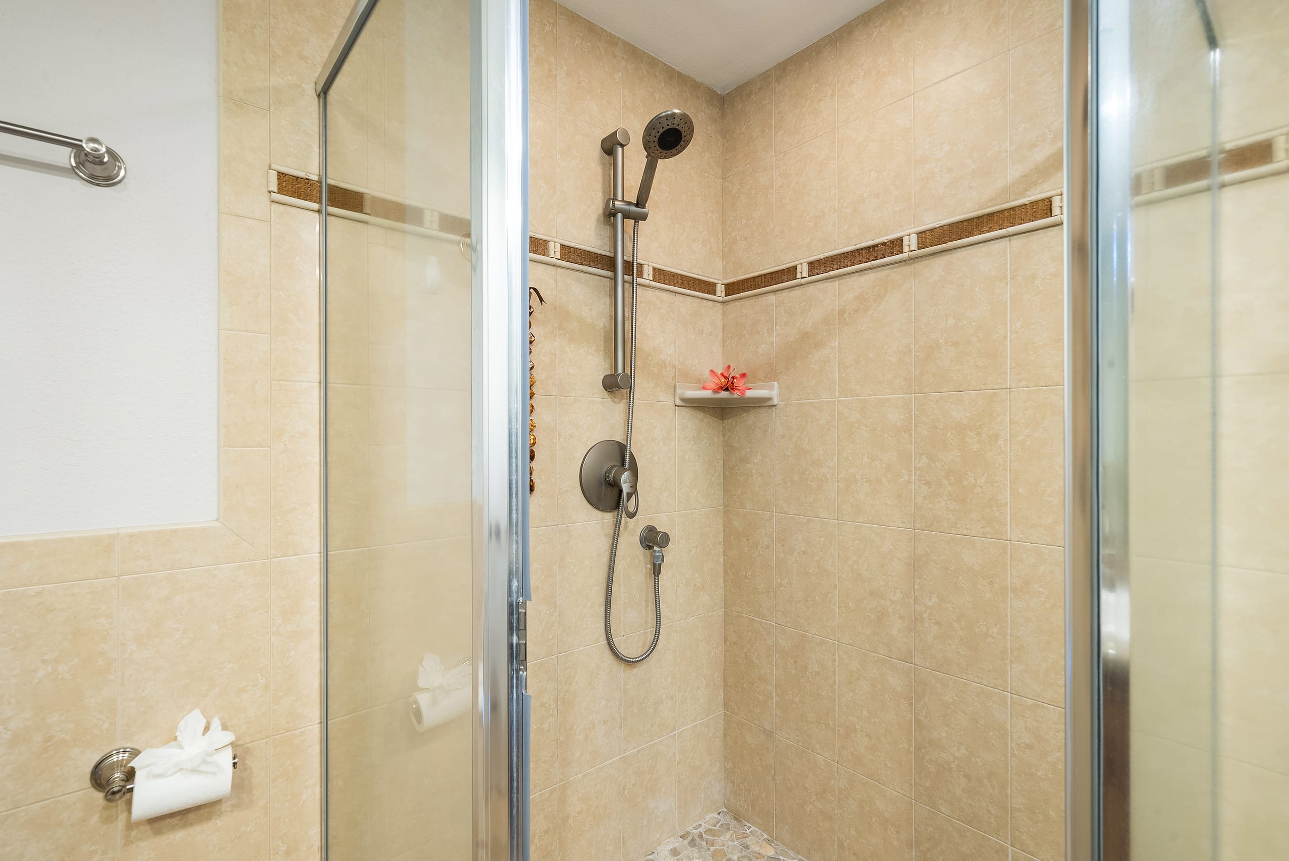 Condo in Lahaina · ★5.0 · 2 bedrooms · 4 beds · 2 baths - Image 25