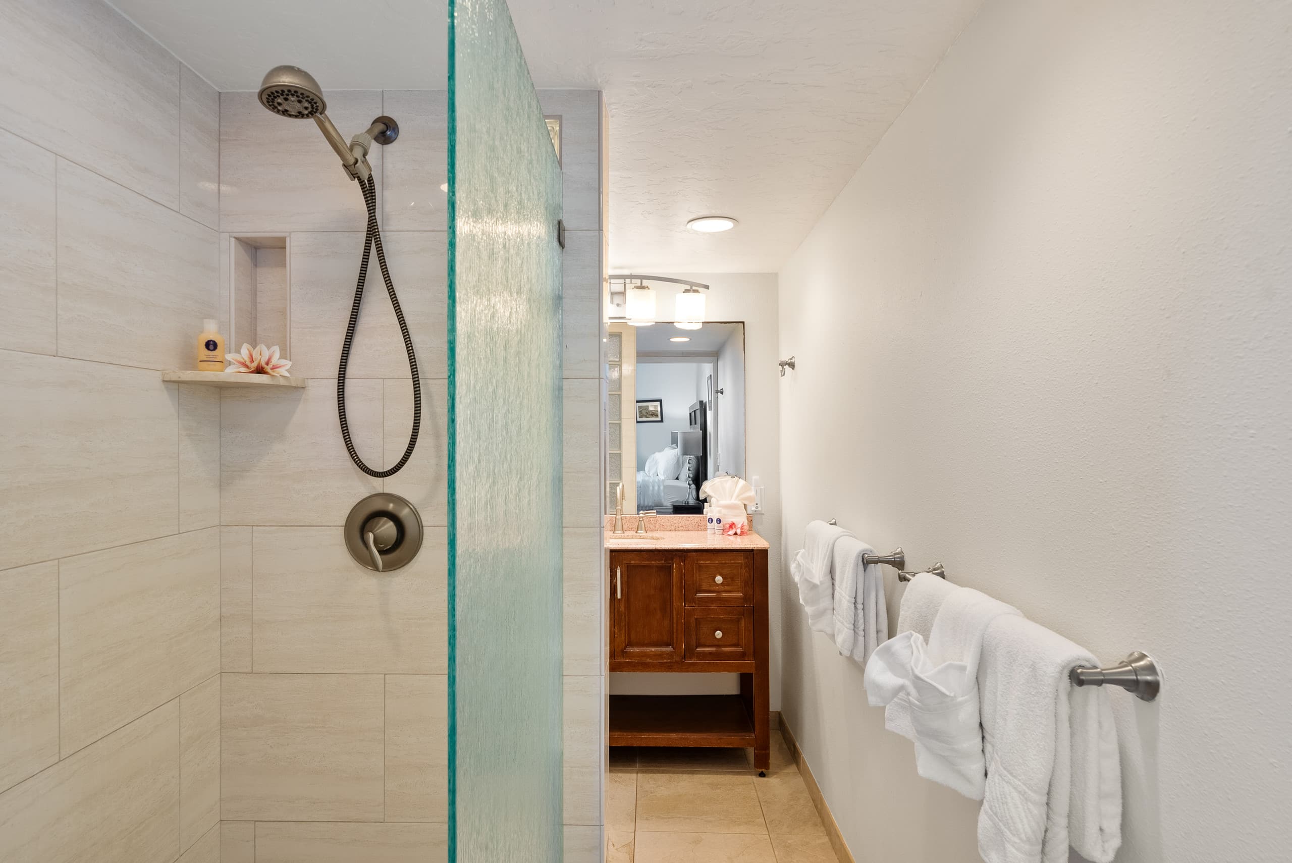 Condo in Lahaina · ★4.86 · 2 bedrooms · 4 beds · 2 baths - Image 27