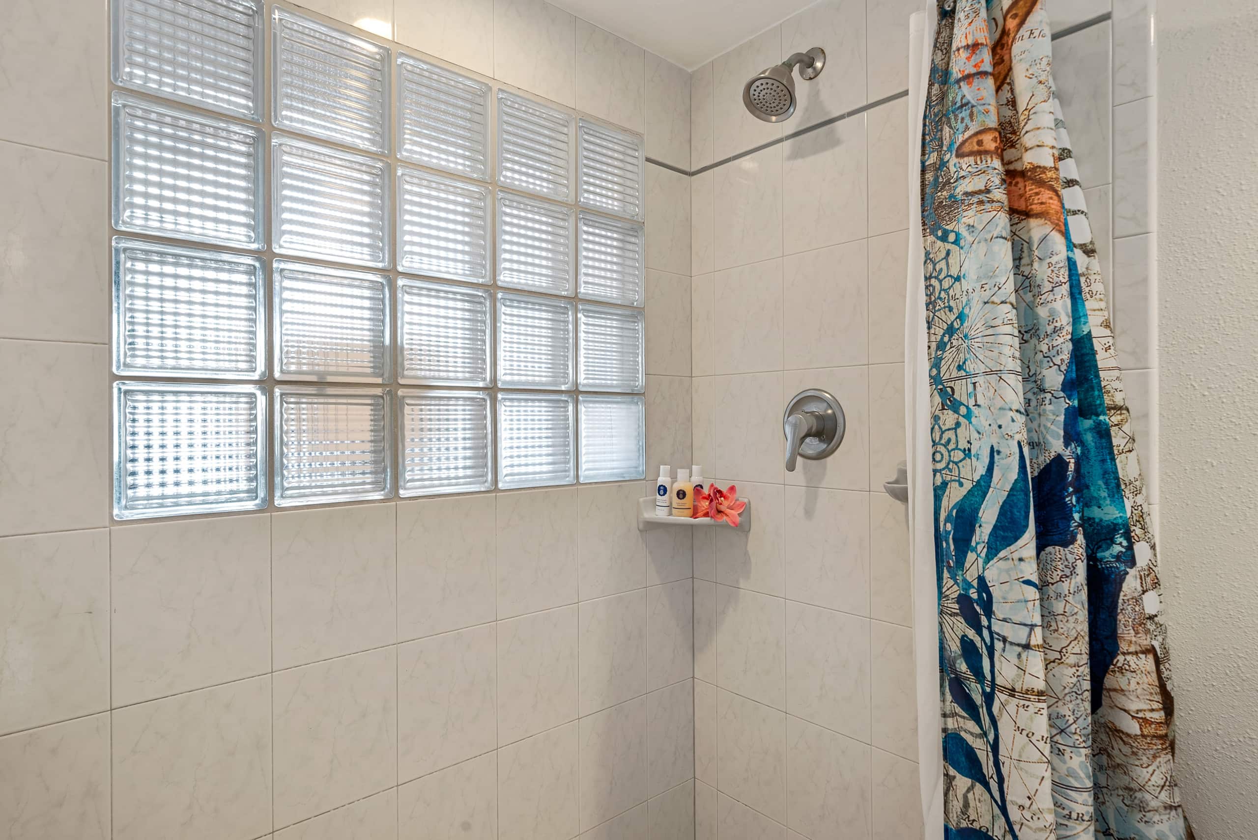 Condo in Lahaina · ★4.86 · 2 bedrooms · 4 beds · 2 baths - Image 25