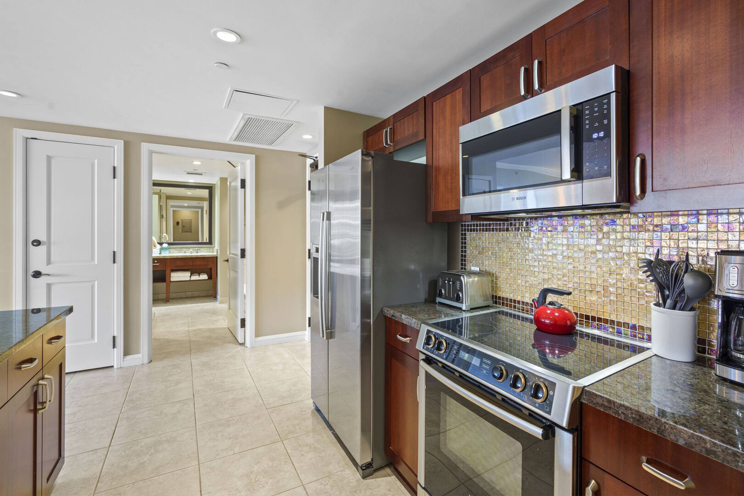 Condo in Lahaina · ★5.0 · 2 bedrooms · 4 beds · 2 baths - Image 8
