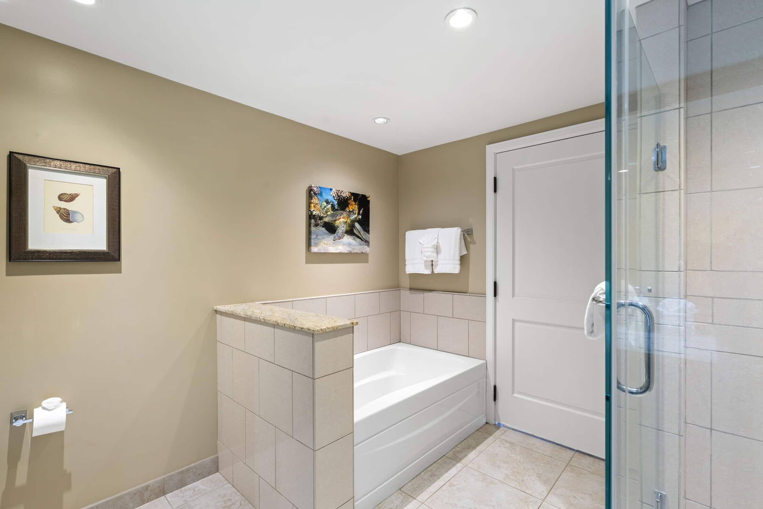 Condo in Lahaina · ★5.0 · 2 bedrooms · 4 beds · 2 baths - Image 18