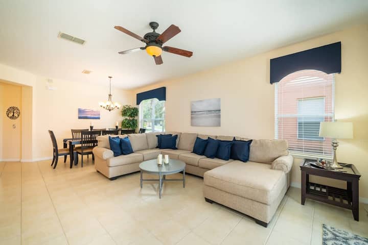 Entire Home  Near Disney  Private Pool! - Kissimmee, FL