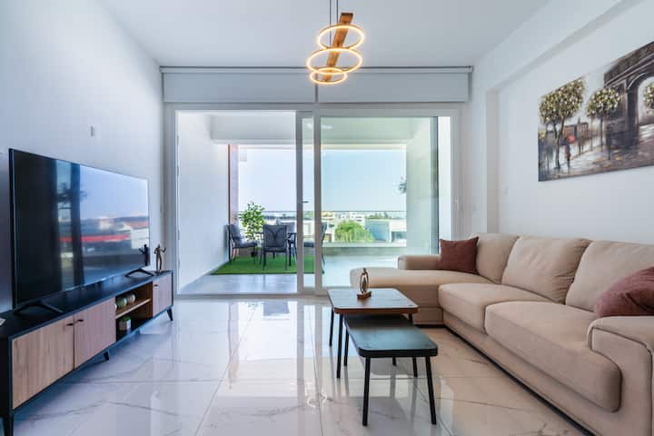 Doria 2-bedroom Apartment W/ Balcony In Larnaca - Cyprus