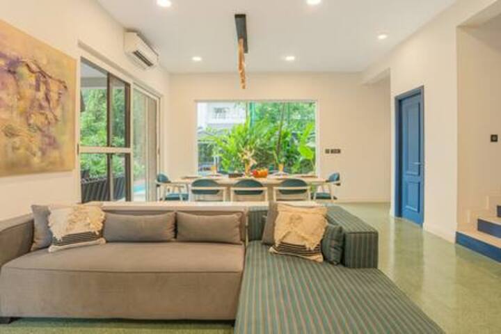 ELIVAAS Mayberry · Retreat W/ Pvt Pool, Gazebo, TV Lounge & Terraces