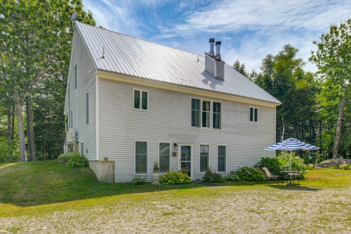Explore Coastal Maine! Cozy Apt W/ Yard & Garden - Orland, ME