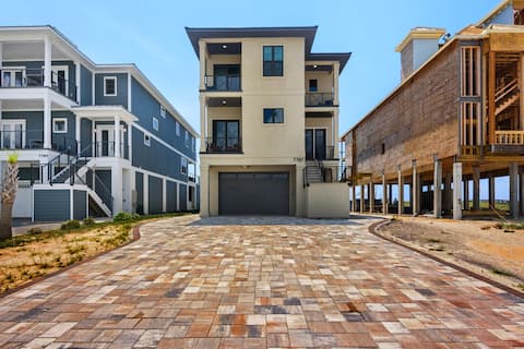 Golden Sands | 5BR w/ Pool + Steps to Beach