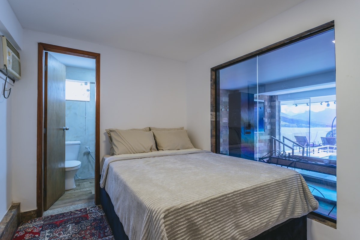 Интимен апартамент с двойно легло, климатик и гледки към уникални семейни моменти