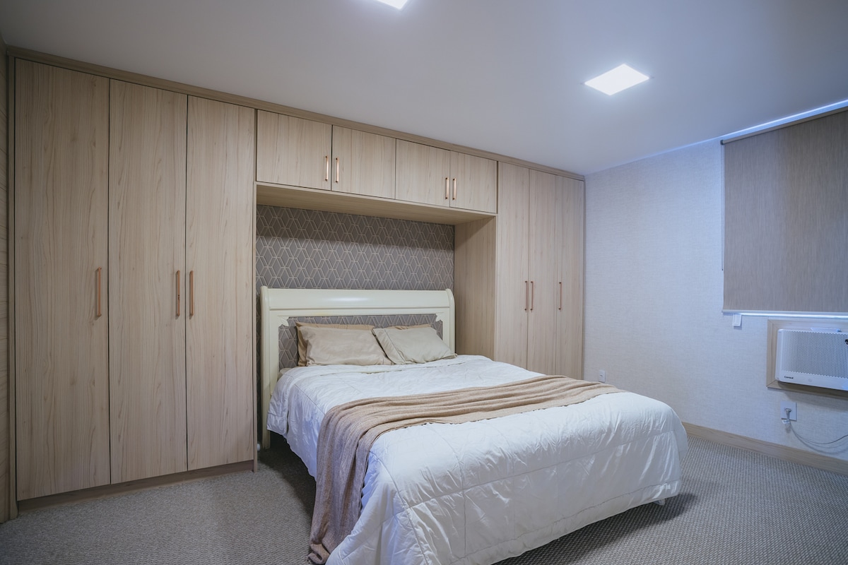 Насладете се на спокойни нощи в този очарователен апартамент, идеален за специални моменти