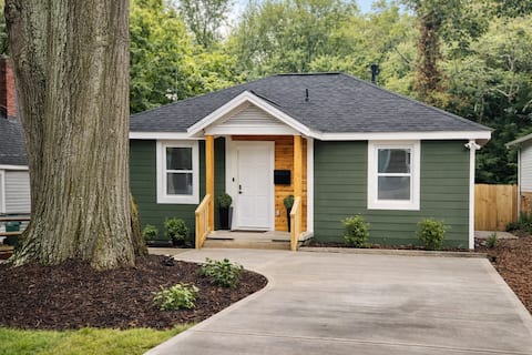 Popular Airbnb listing: HP@The Haus BOFA Stadium Spectrum Bojangles Dogs in Enderly Park