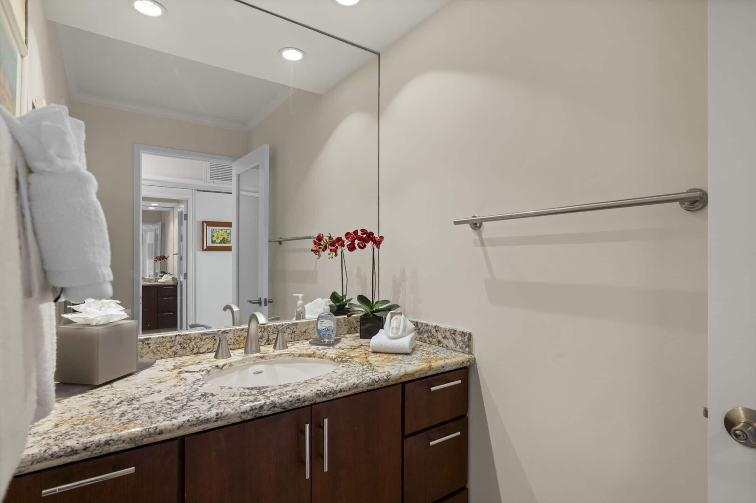 New Listing: Comfort & Beachfront Bliss - Image 17