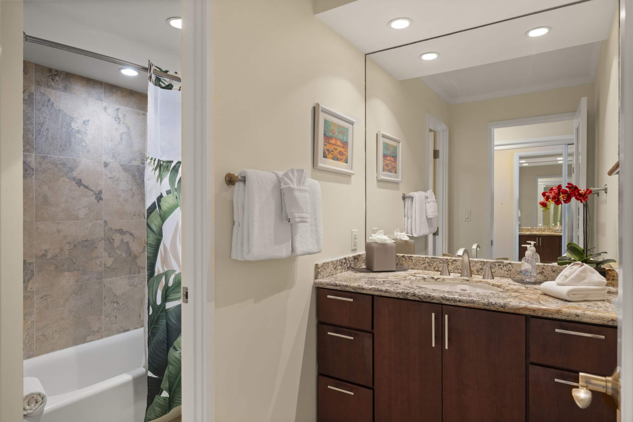 New Listing: Comfort & Beachfront Bliss - Image 15
