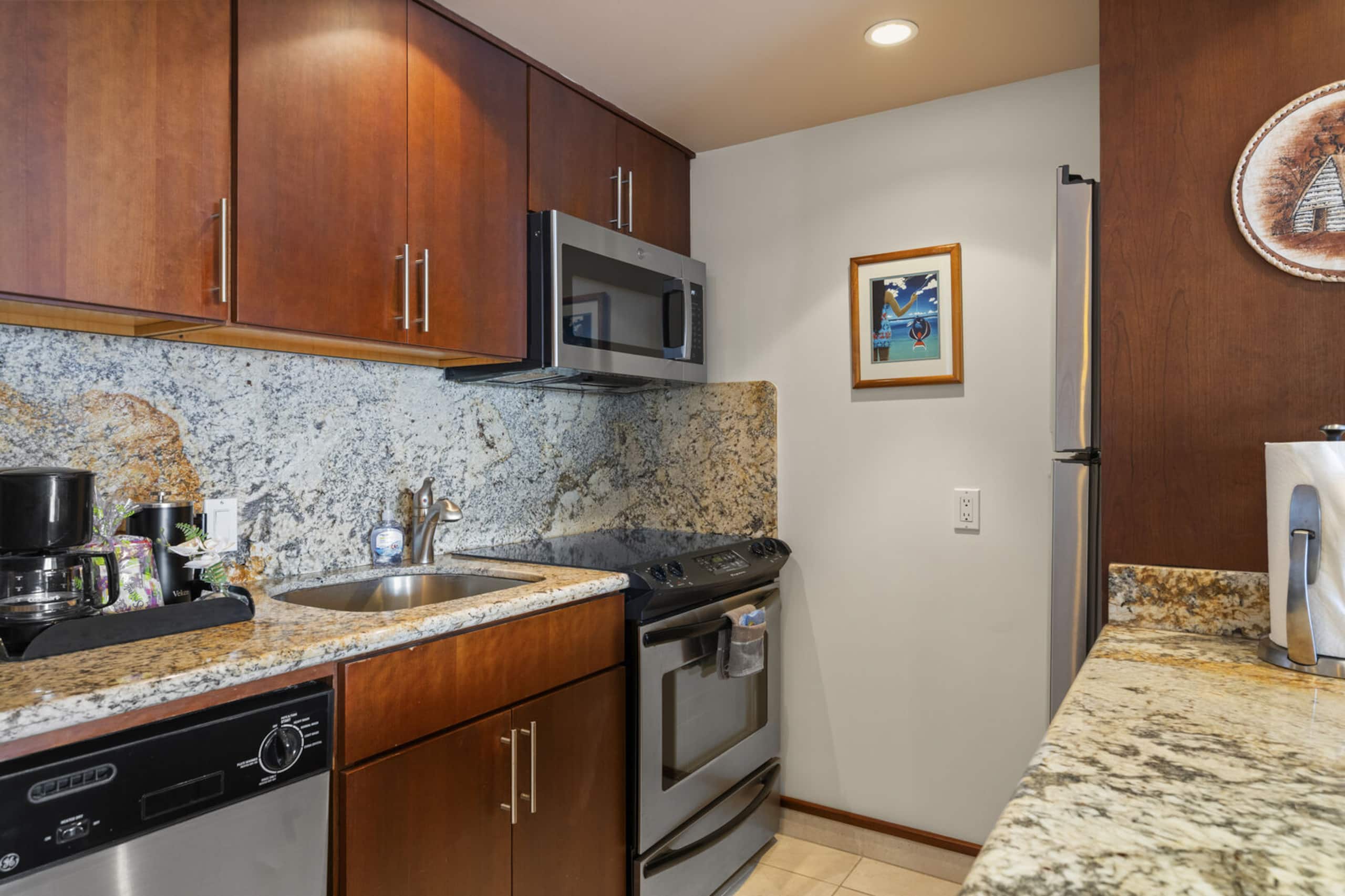 New Listing: Comfort & Beachfront Bliss - Image 10
