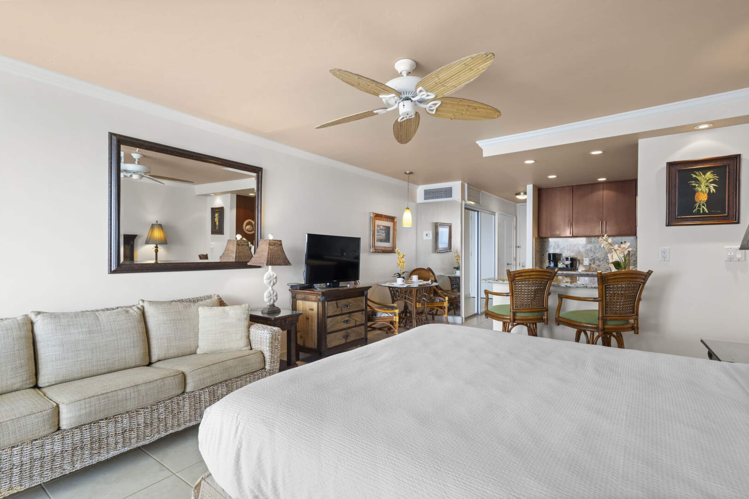 New Listing: Comfort & Beachfront Bliss - Image 6