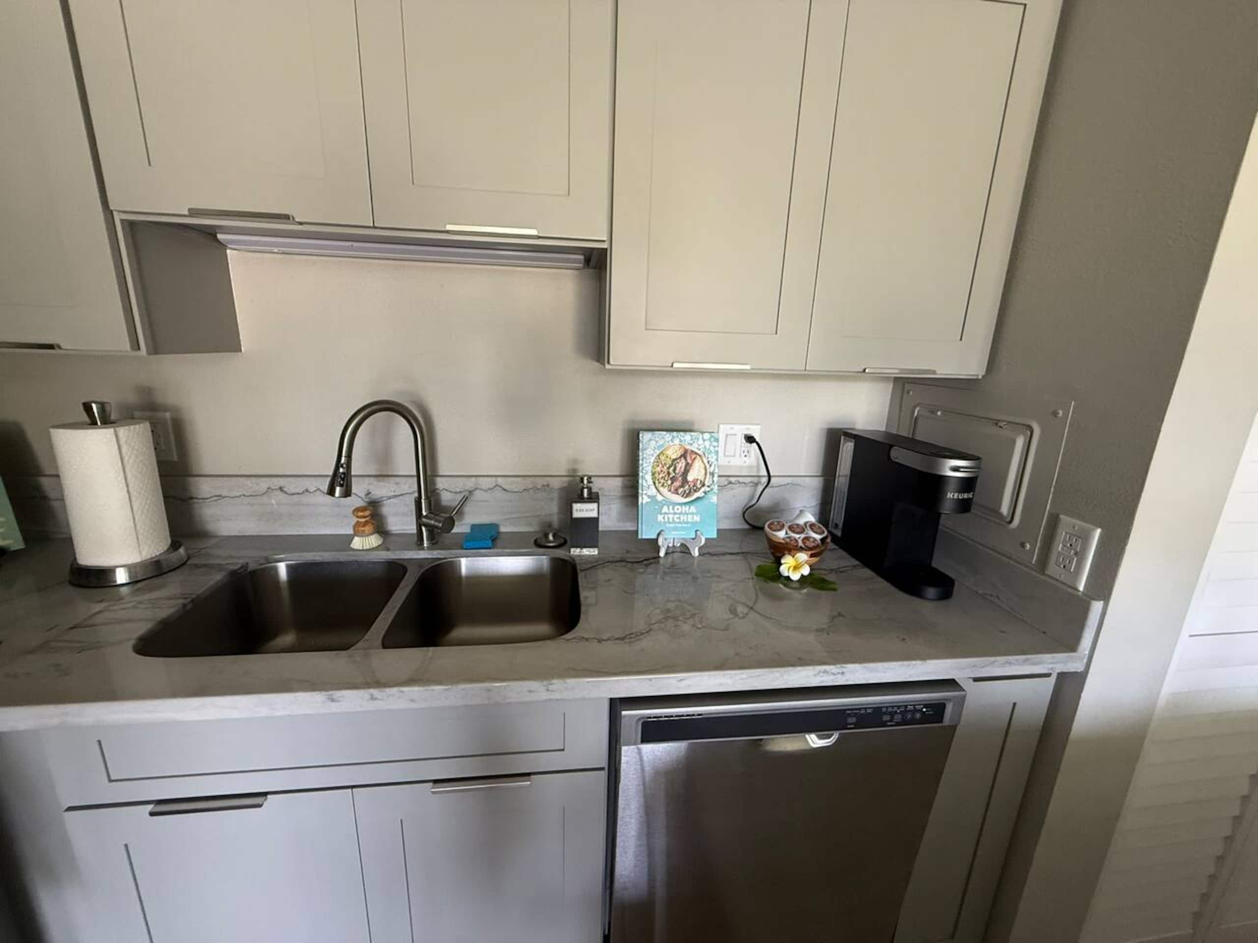 Home in Kahuku · ★4.81 · 1 bedroom · 3 beds · 1 private bath - Image 10