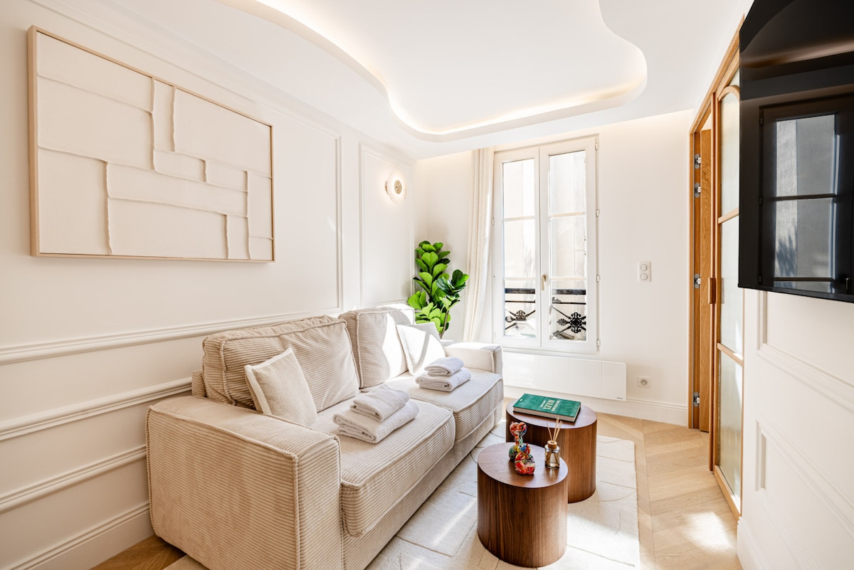 7 Rue Saint-Séverin, 75005 ปารีส - 07-8