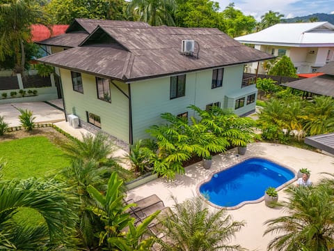 Golfito Luxury-Sleeps 8-Great location-Gated