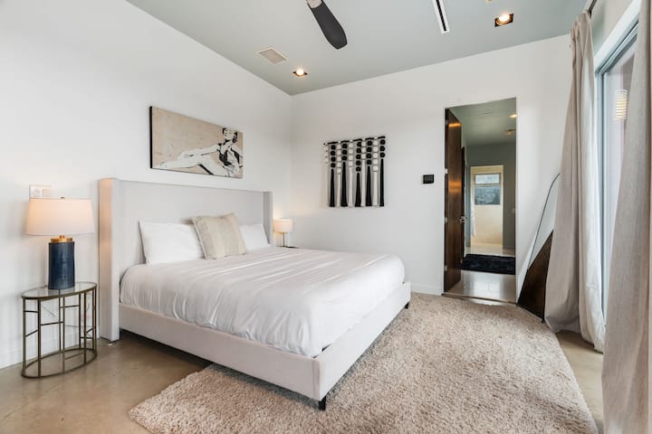 Луксузен апартман со брачен кревет (широк 150-179 см) 