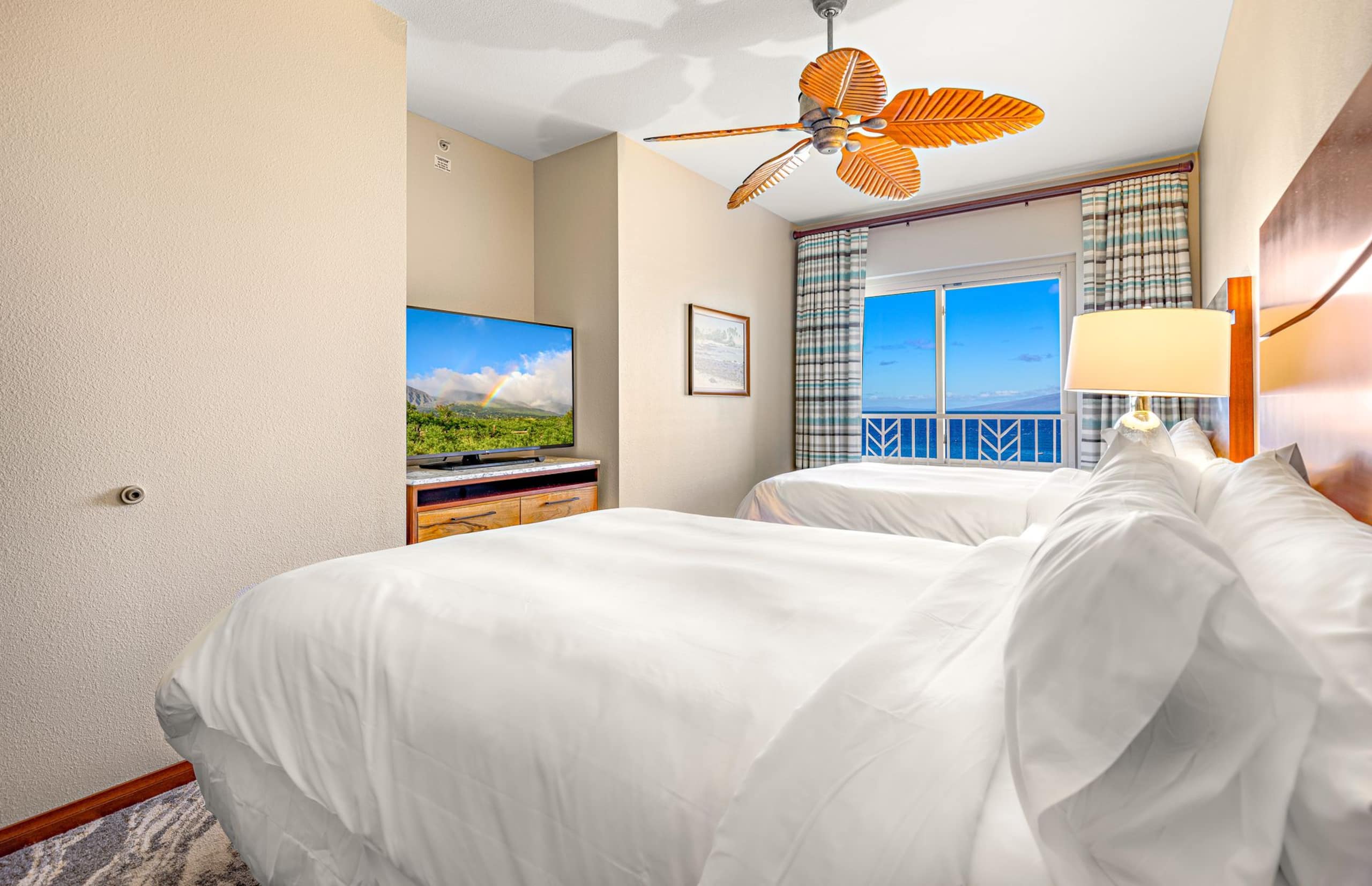 Condo in Lahaina · ★5.0 · 3 bedrooms · 6 beds · 3 baths - Image 37