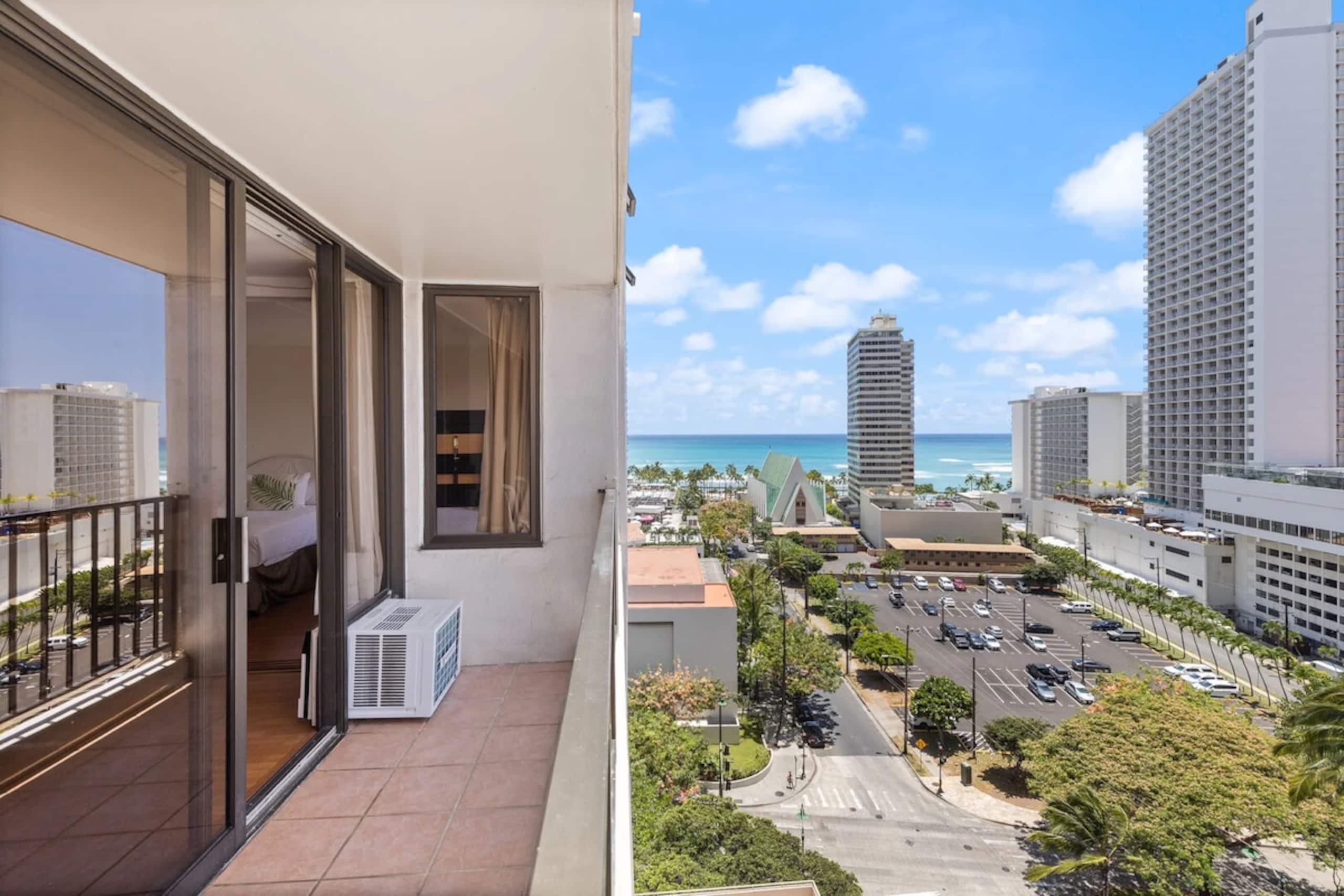 Sunset Retreat at Waikiki Banyan - Image 3