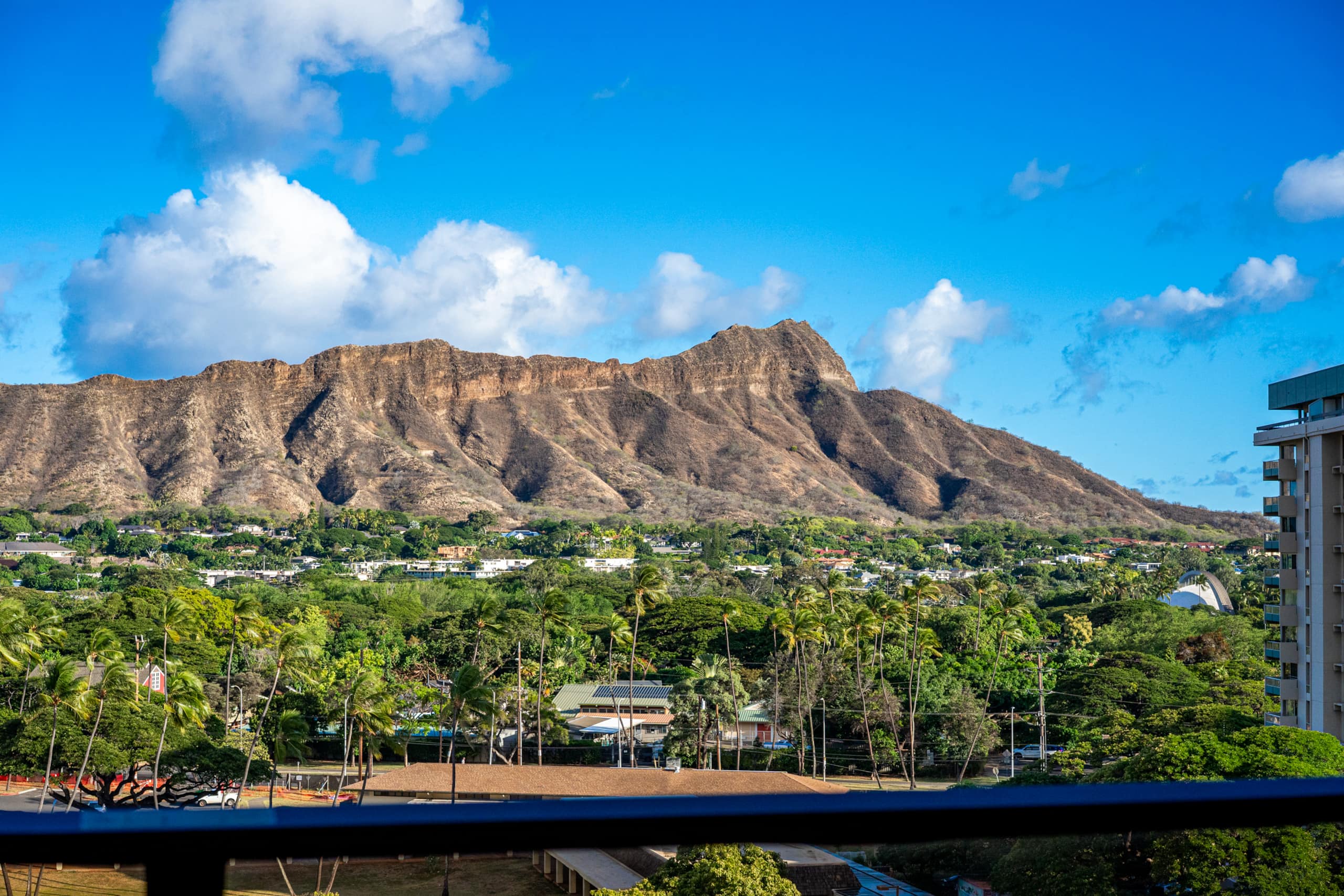 Condo in Honolulu · ★4.93 · 2 bedrooms · 3 beds · 1 private bath - Image 19