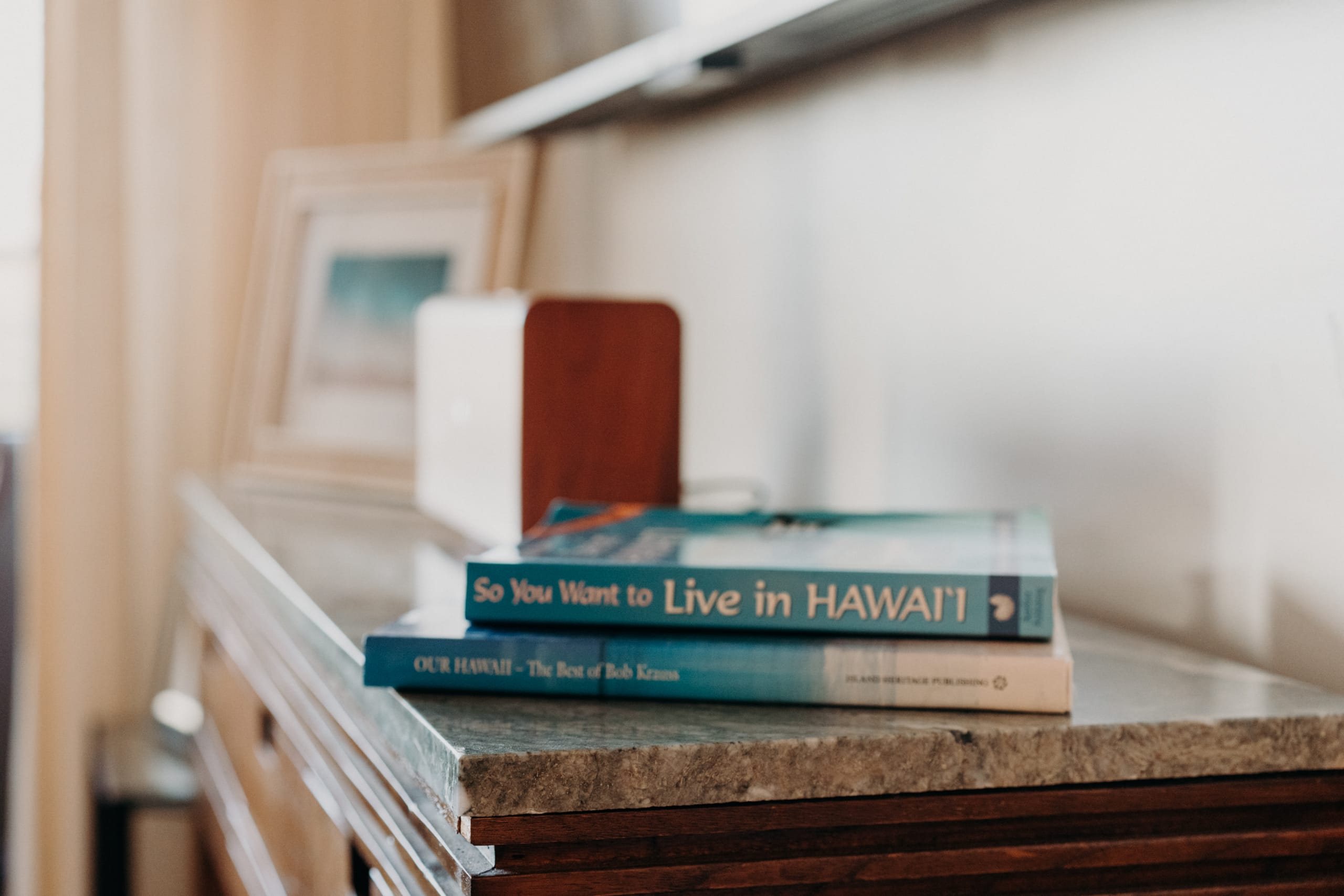 Condo in Honolulu · ★4.93 · 2 bedrooms · 3 beds · 1 private bath - Image 8