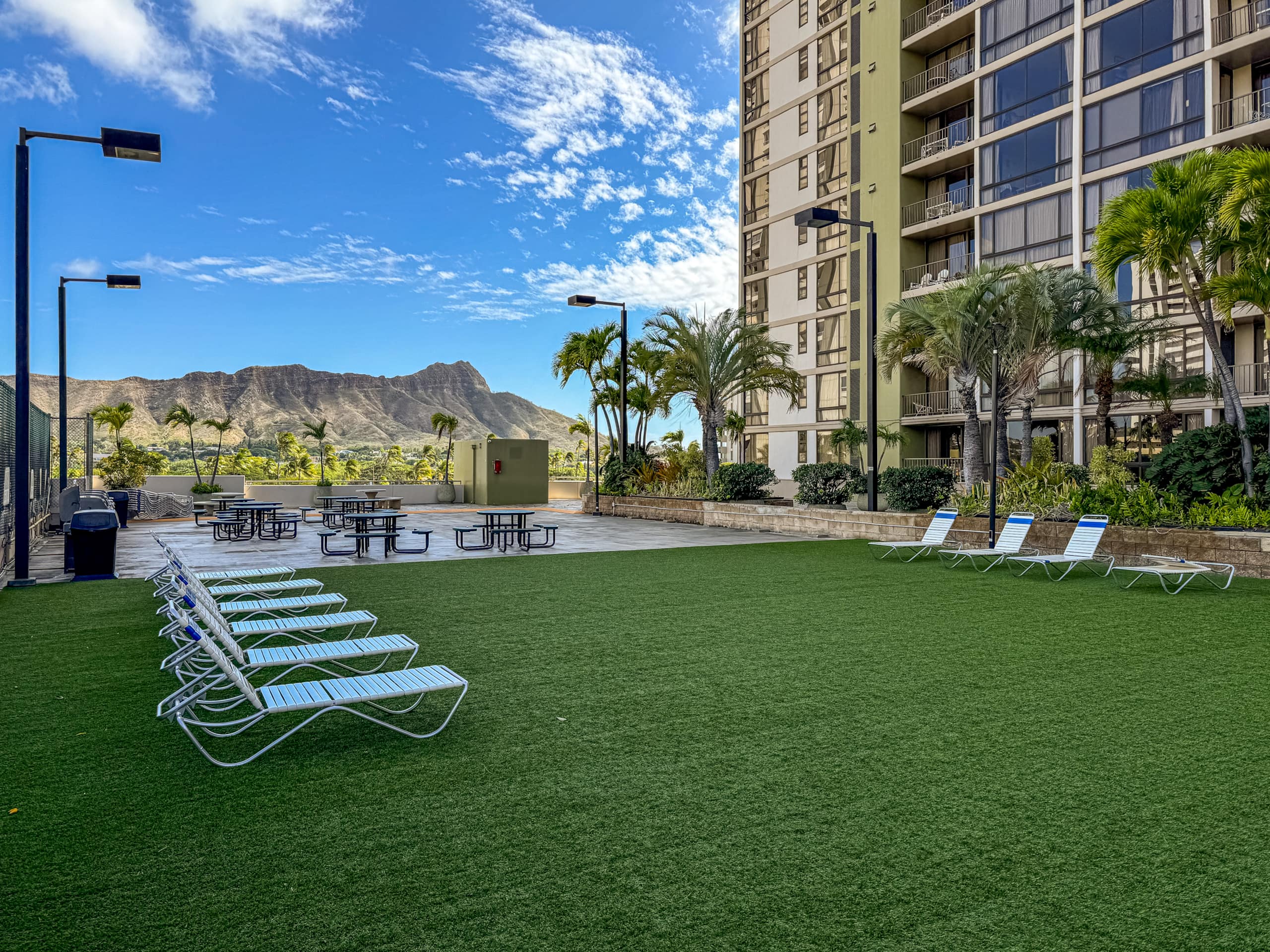 Condo in Honolulu · ★4.93 · 2 bedrooms · 3 beds · 1 private bath - Image 24
