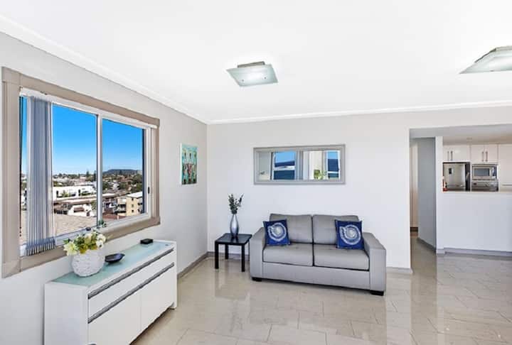 Sofá cama adicional disponible, ideal para niños o invitados adicionales.