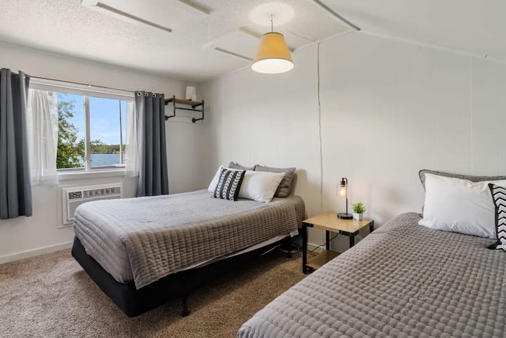 Chumba cha 2 cha kulala #2: Magodoro mapya ya povu la kumbukumbu ya malkia