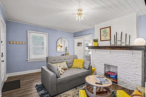 Top Airbnb: Luxe 2BR Franklinton - Private Patio - 2Car Garage in Franklinton