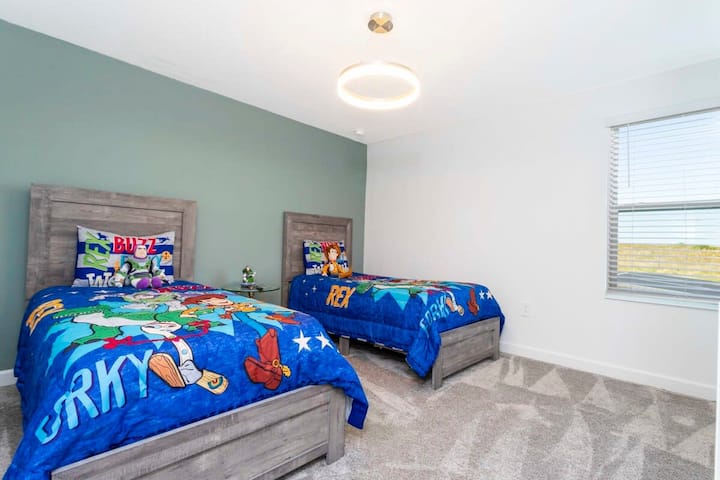 غرفة نوم قصة الألعاب