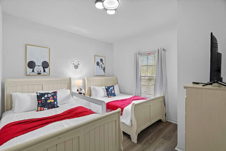 Mickey bedroom