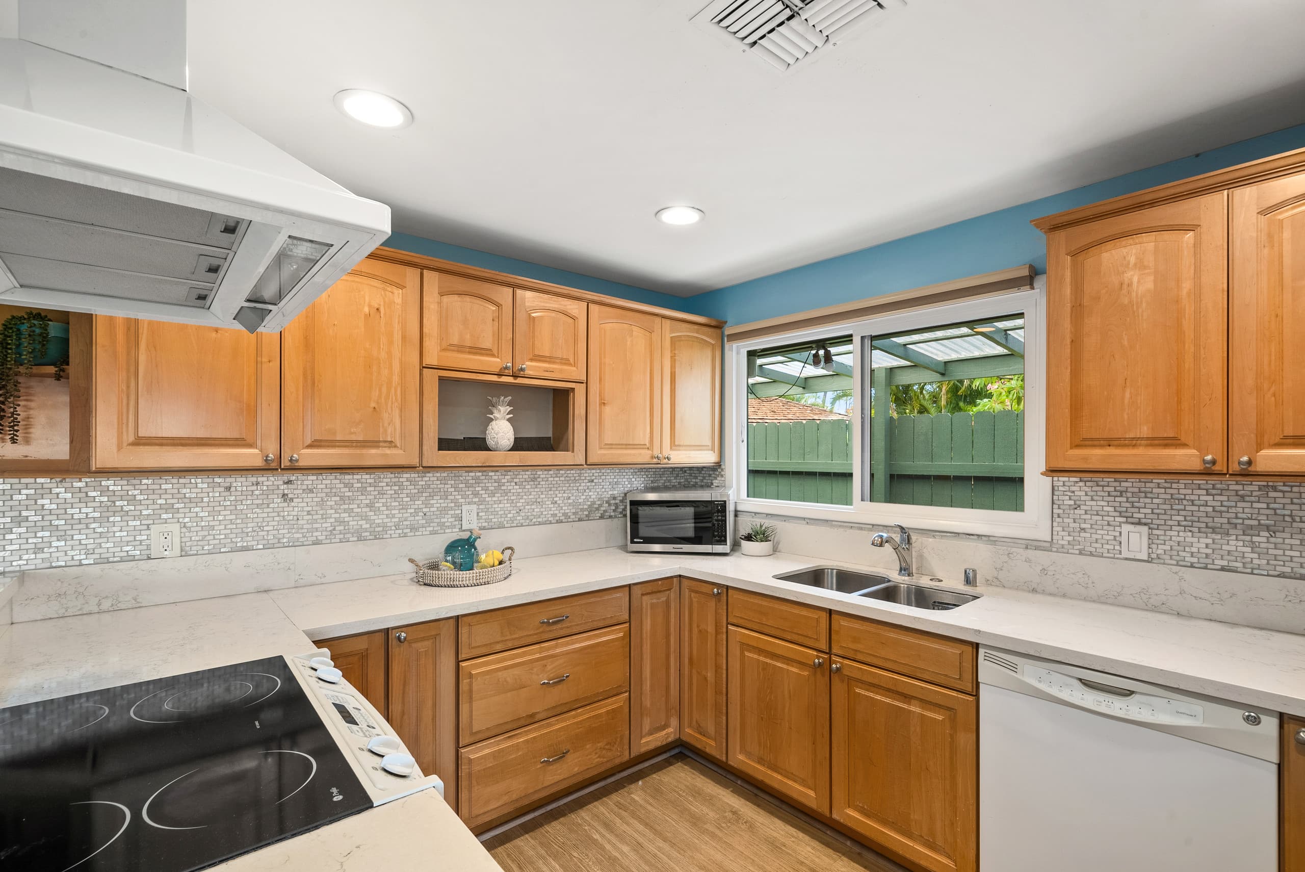 Home in Lahaina · ★4.5 · 2 bedrooms · 3 beds · 2 baths - Image 10
