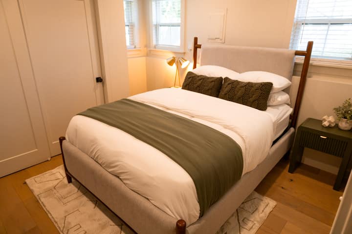 Camera da letto matrimoniale con armadio