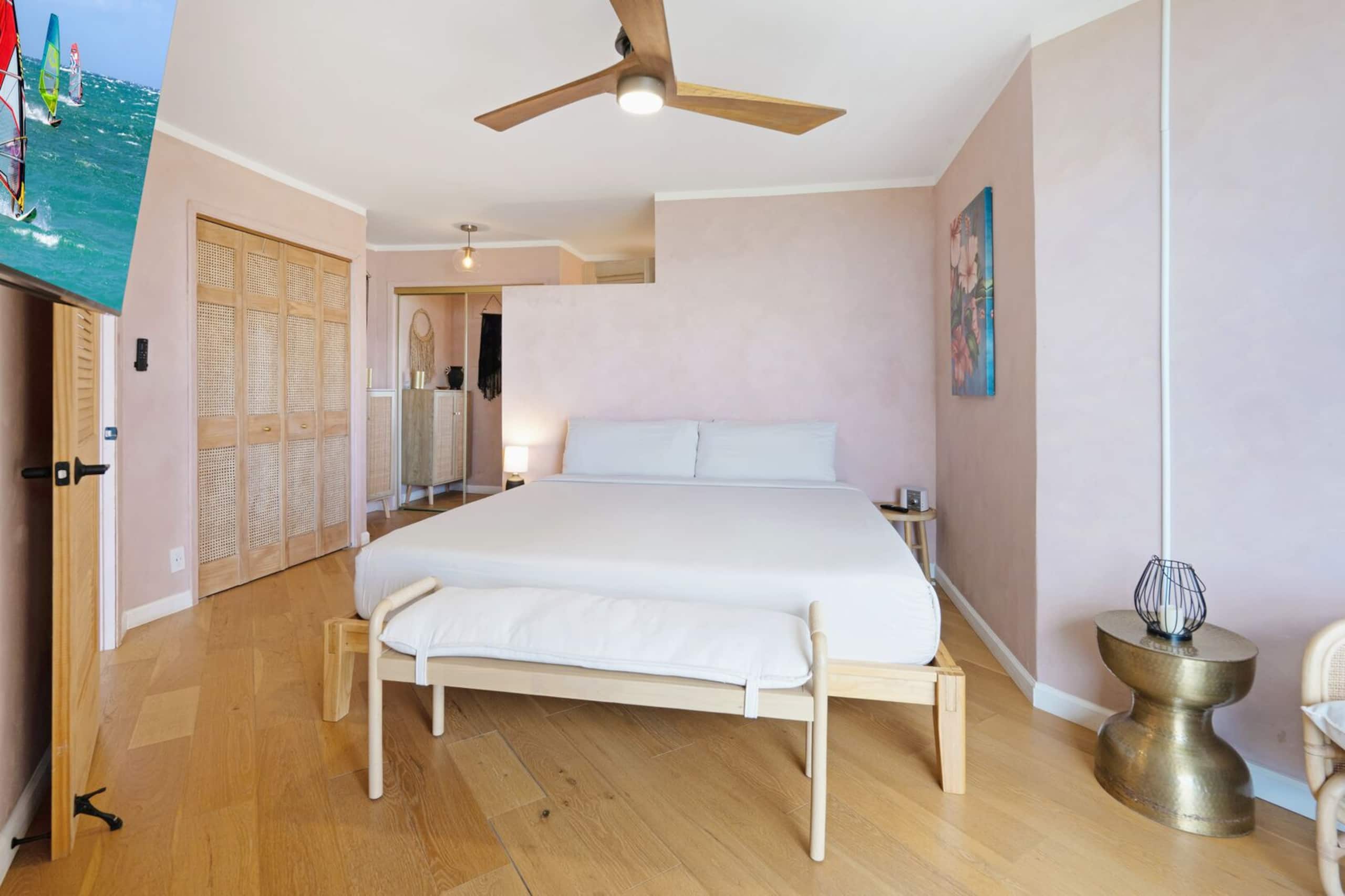 Condo in Kihei · ★4.94 · 1 bedroom · 2 beds · 1 bath - Image 9