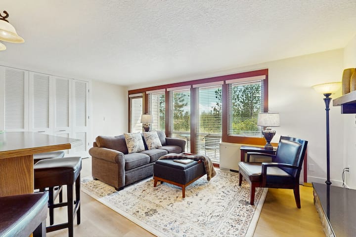 1br Cozy Condo | Pool | Sauna | Fireplace | Wifi - Bend