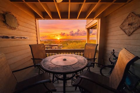 Top Airbnb: Beachfront Pelican Villa by Sandpiper | Near Beach in Seabrook Island