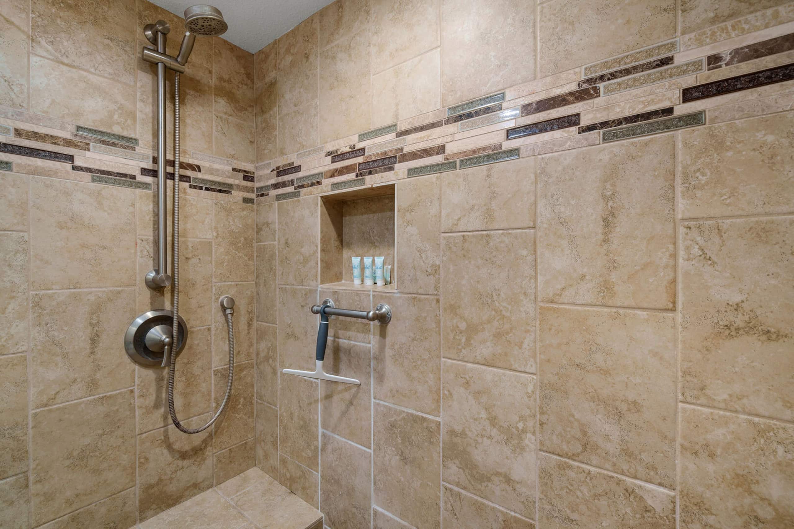 Condo in Kihei · ★5.0 · 1 bedroom · 1 bed · 2 baths - Image 14