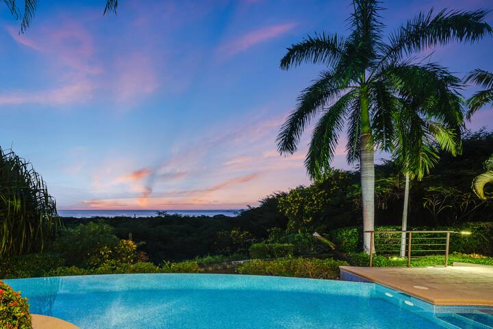 NEW Listing! Villa Vista Luna
