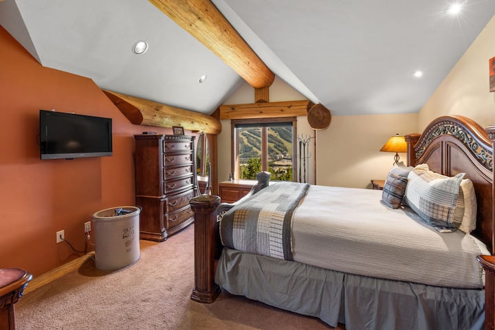 Upstairs Primary Bedroom w. En-Suite