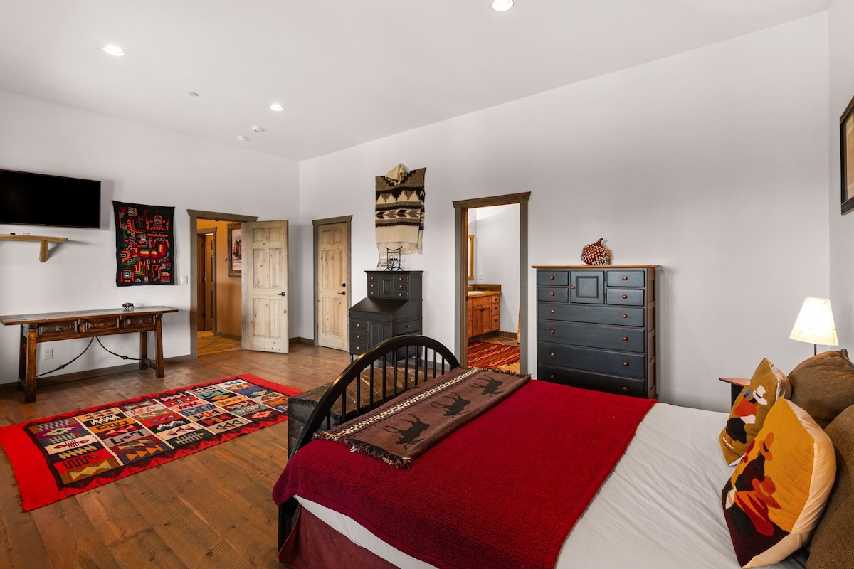 Spavaća soba u prizemlju - bračni krevet (širine 150-179 cm)