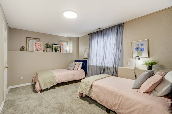 Საძინებელი 4: 2 ტყუპი ტყუპები