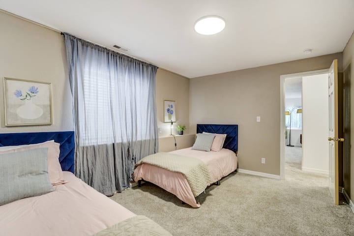 Საძინებელი 4: 2 ორადგილიანი საწოლი