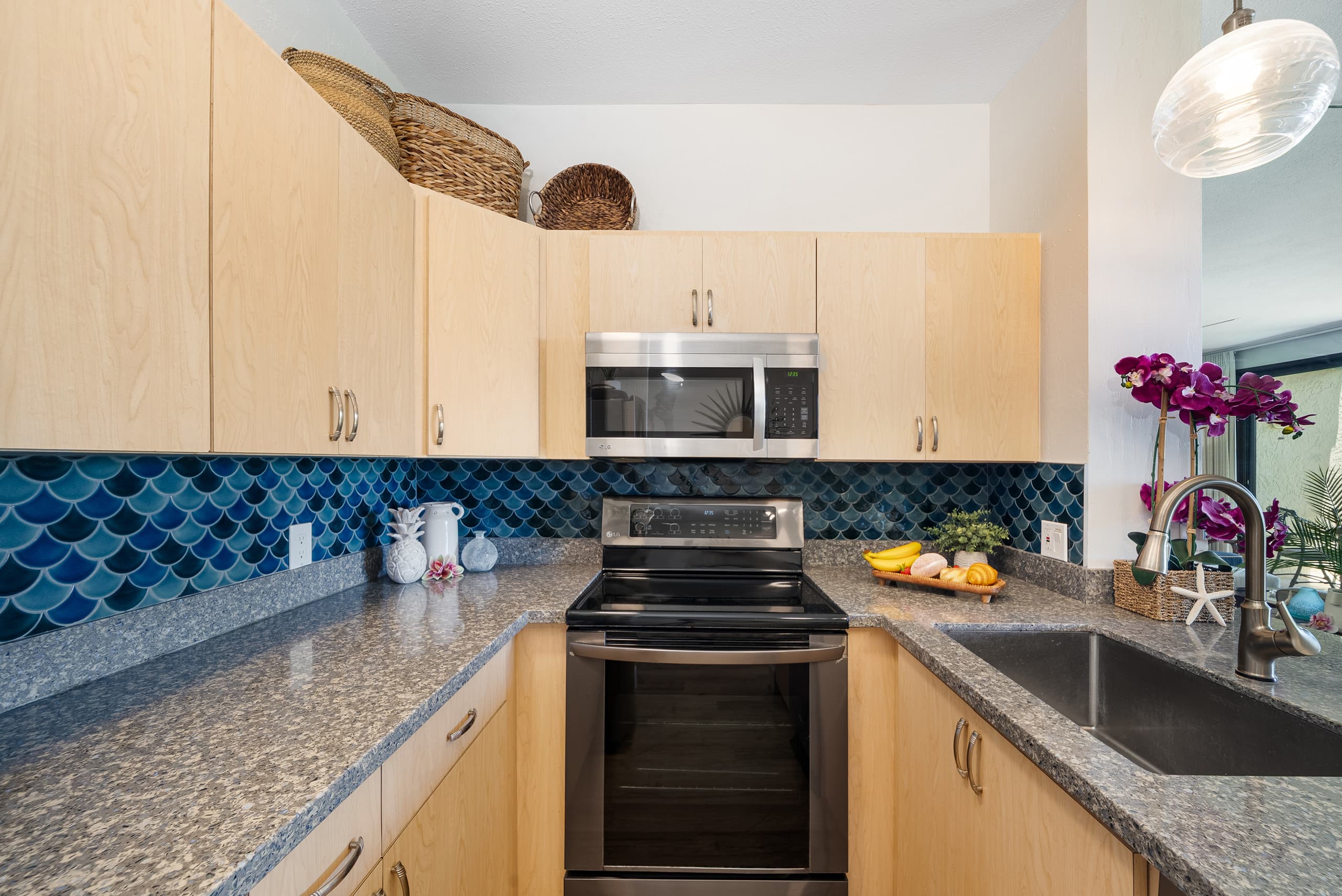 Condo in Lahaina · ★5.0 · 1 bedroom · 2 beds · 1 bath - Image 13