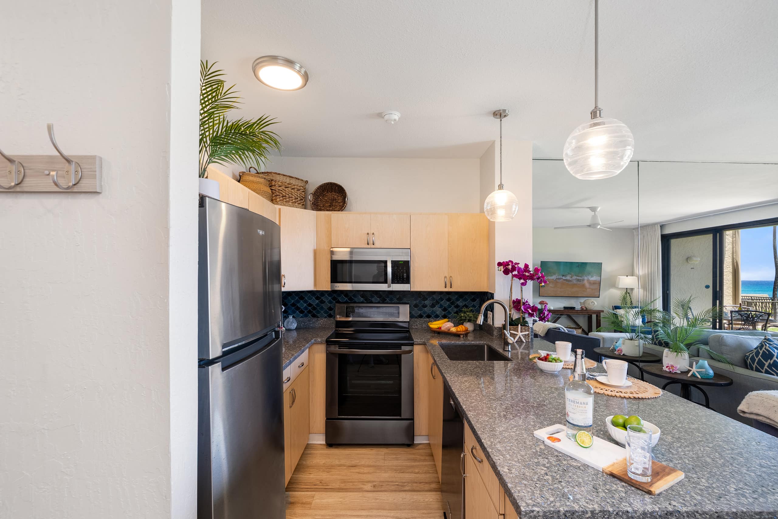 Condo in Lahaina · ★5.0 · 1 bedroom · 2 beds · 1 bath - Image 12