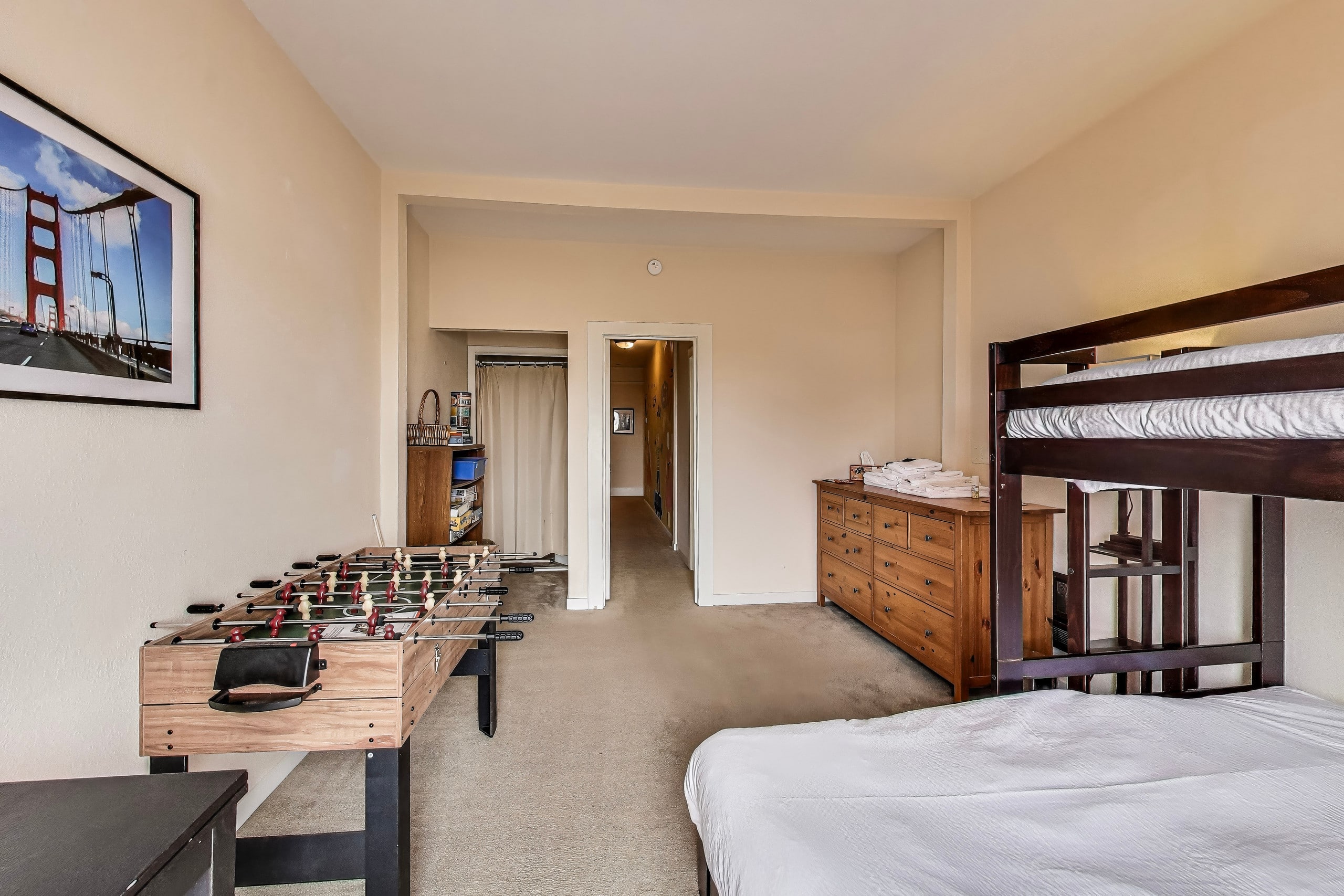 Home in San Francisco · ★4.38 · 4 bedrooms · 5 beds · 2 baths - Image 14
