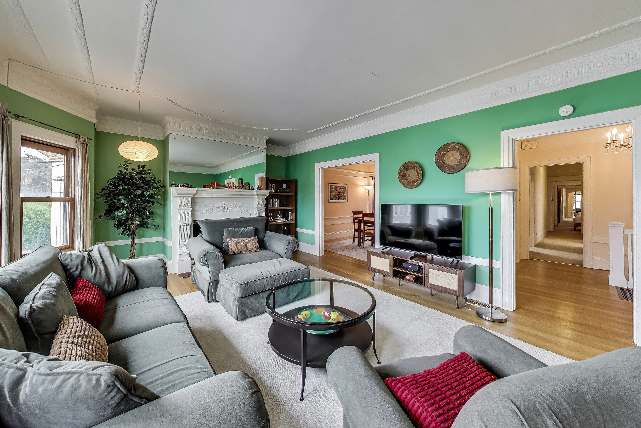 Home in San Francisco · ★4.38 · 4 bedrooms · 5 beds · 2 baths - Image 1