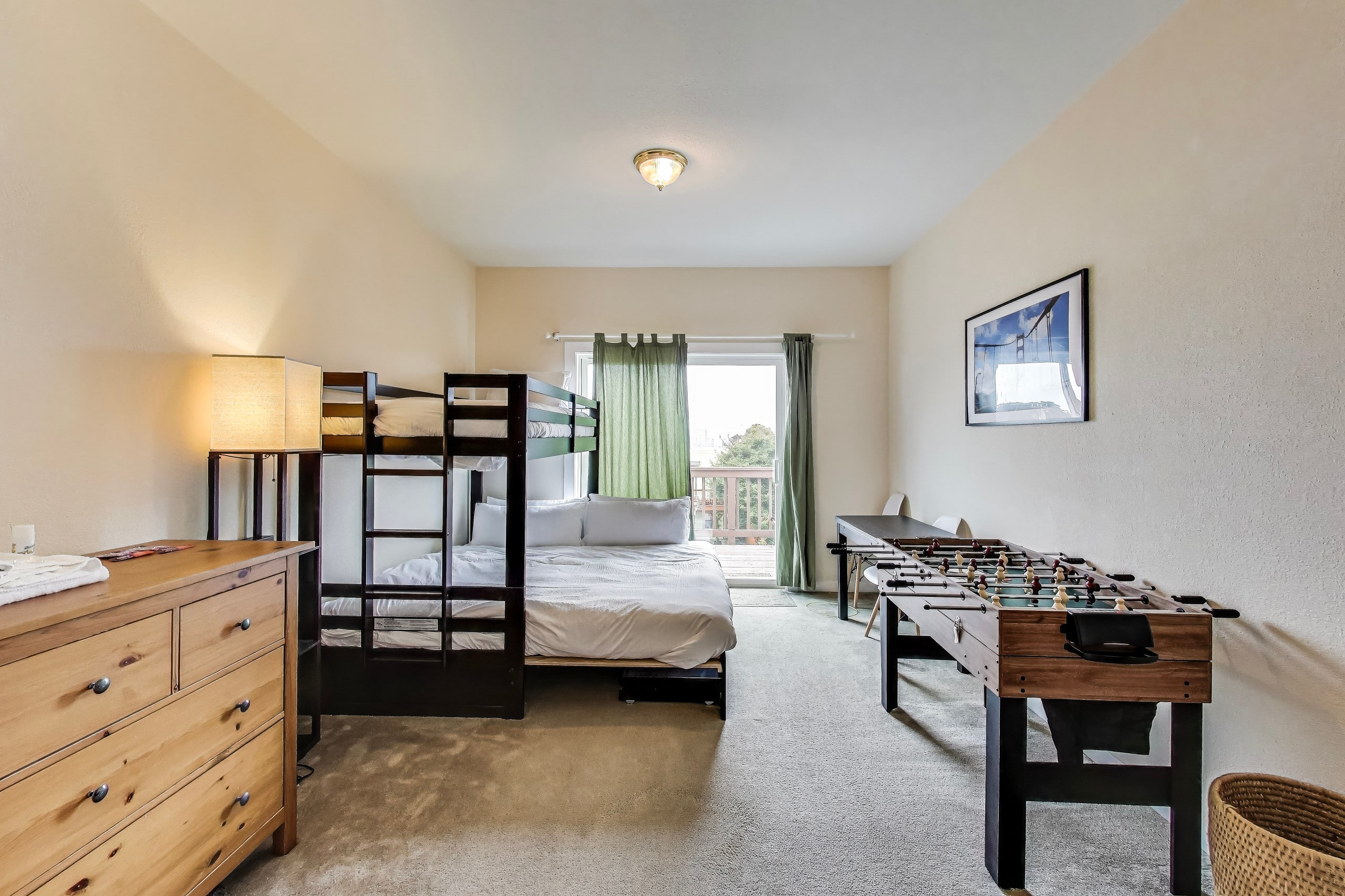 Home in San Francisco · ★4.38 · 4 bedrooms · 5 beds · 2 baths - Image 13