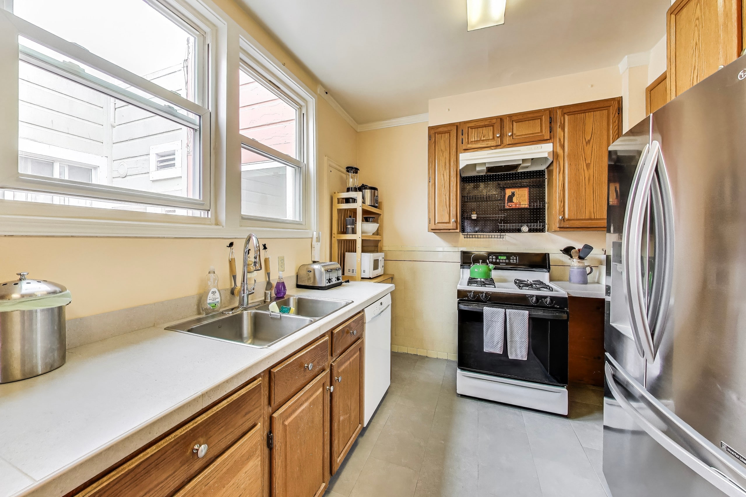 Home in San Francisco · ★4.38 · 4 bedrooms · 5 beds · 2 baths - Image 3